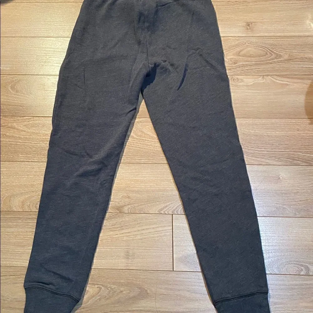 ‎NWT Abercombie kids gray sweatpants small